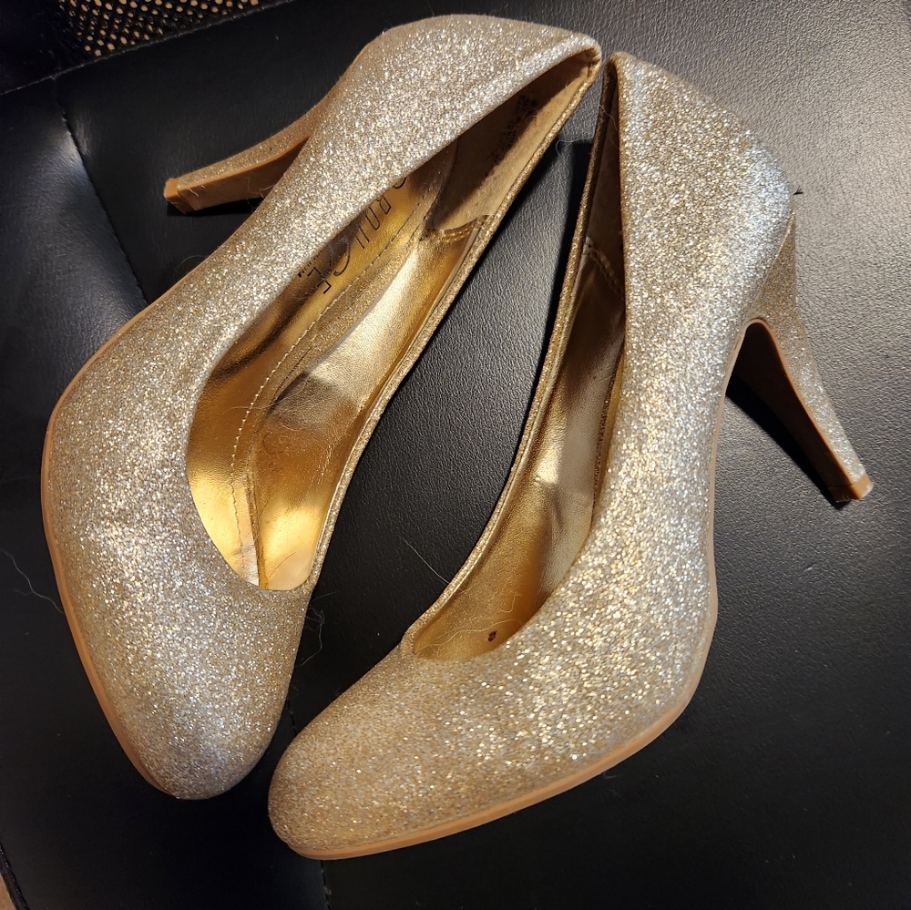 Gold shoes